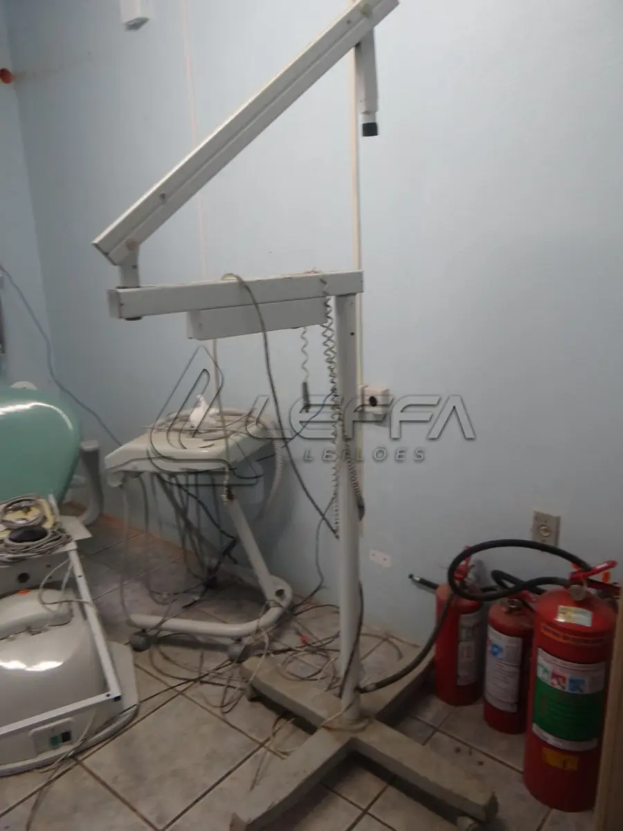 LOTE 002 - CADEIRA ODONTOLÓGICA