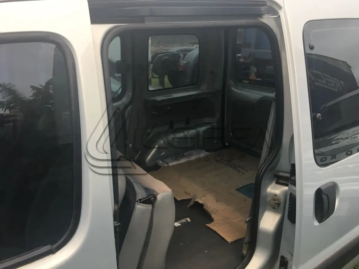 LOTE 003 - VEICULO RENAULT KANGOO, ANO 2008