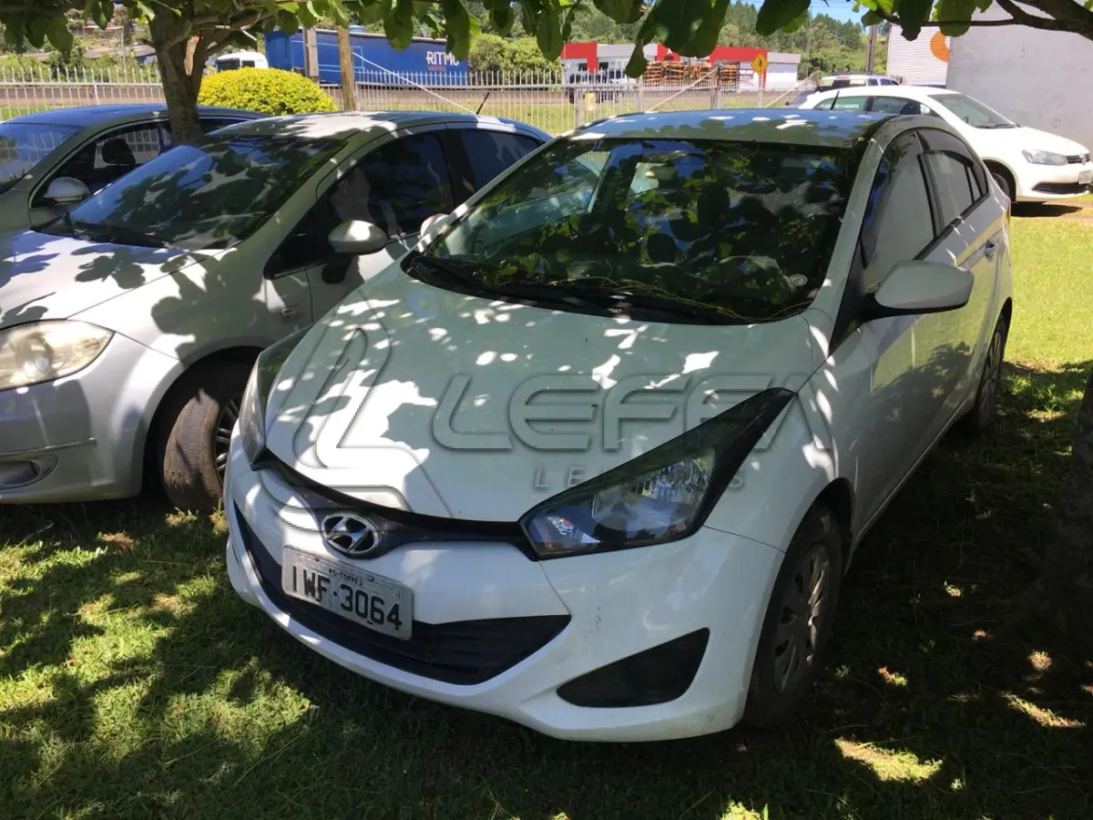 LOTE 004 - Veículo HB20S Hyundai, Ano 2014 Modelo 2015