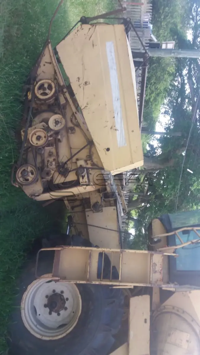 LOTE 020 - Colheitadeira NH 8050, Ano 1988
