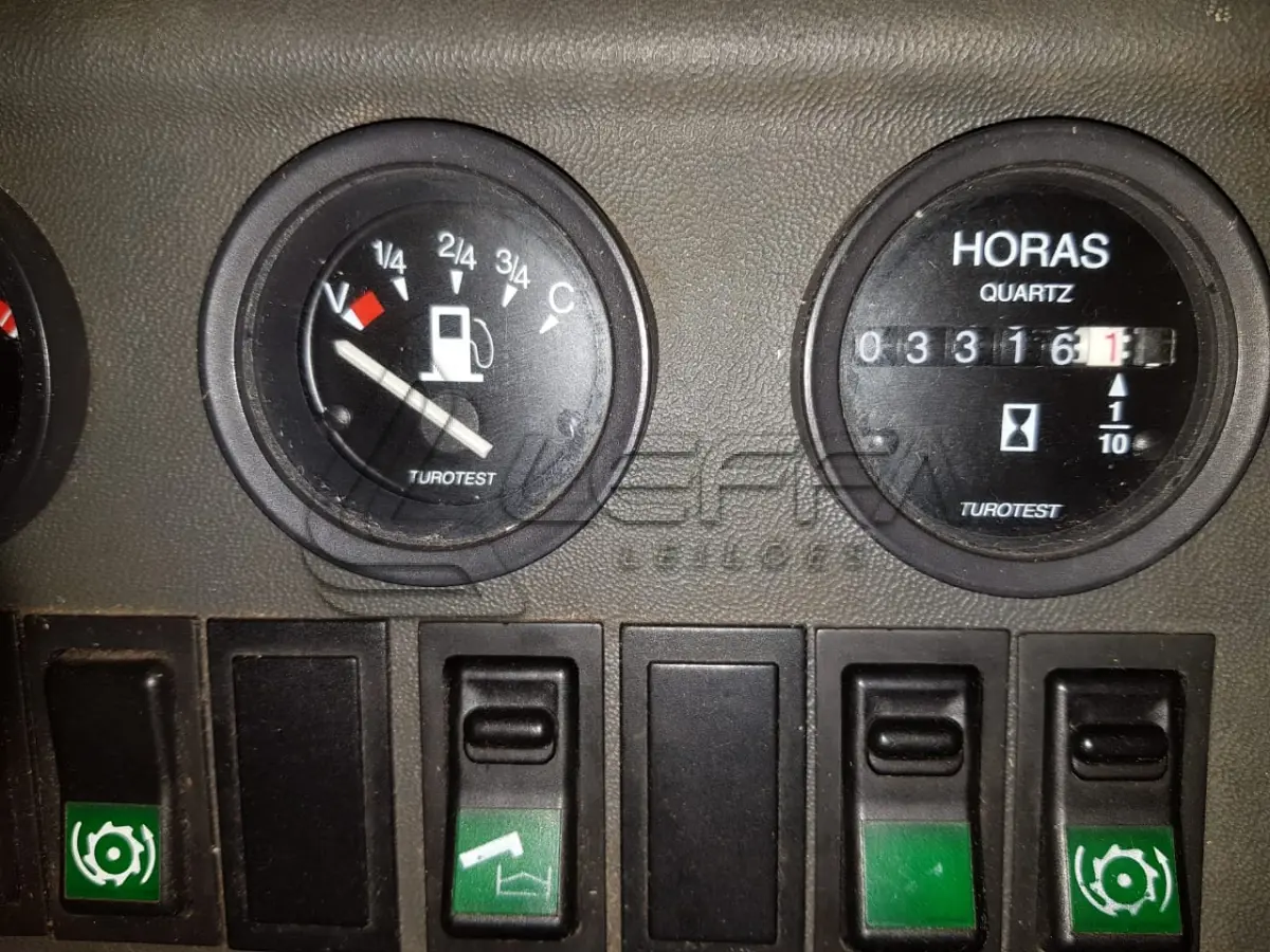 LOTE 017 - Colheitadeira John Deere 1450 Ano 2014