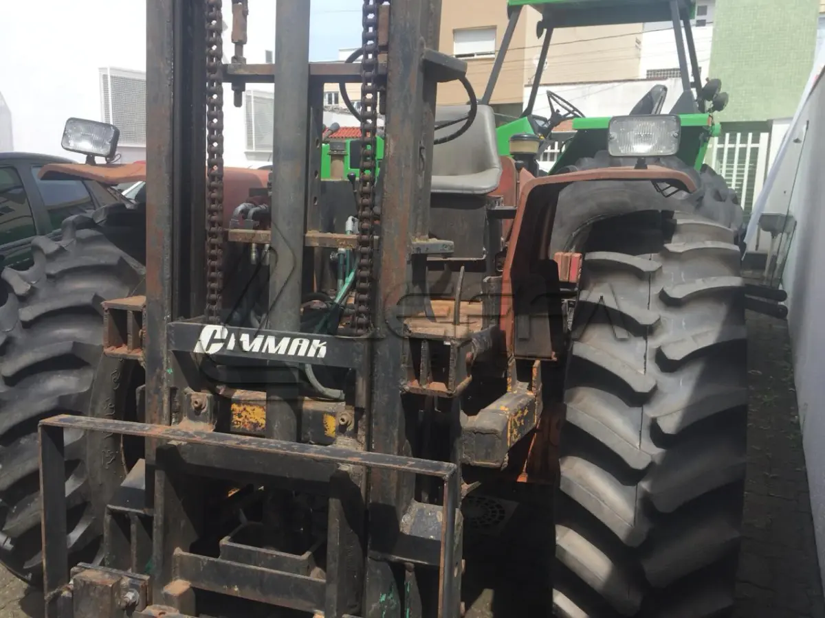 LOTE 006 - TRATOR MF, MASSEY FERGUSON, MODELO MF 65X C/ EMPILHADEIRA