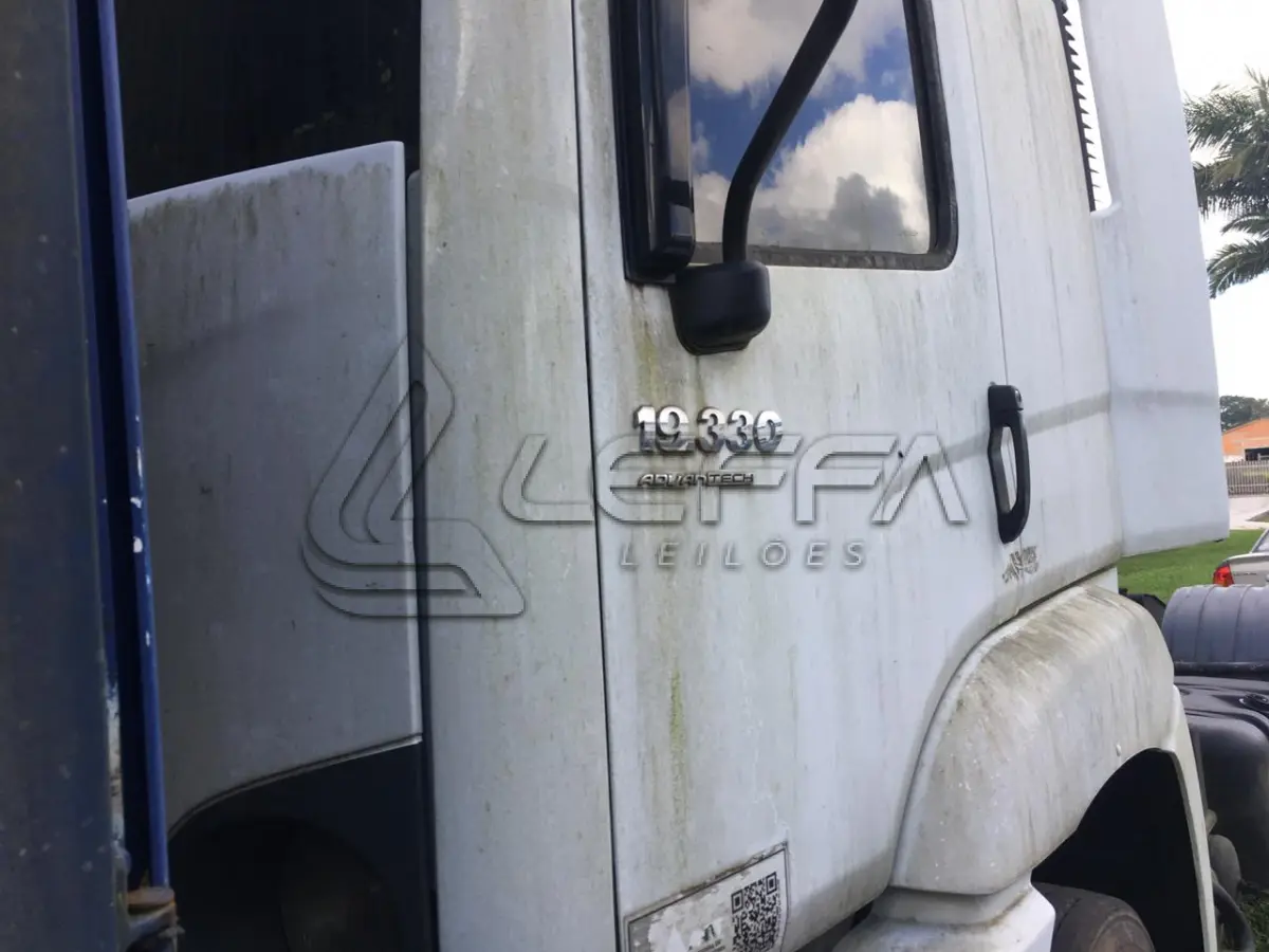 LOTE 003 - UM VEÍCULO VW 19.330 CC 4x2