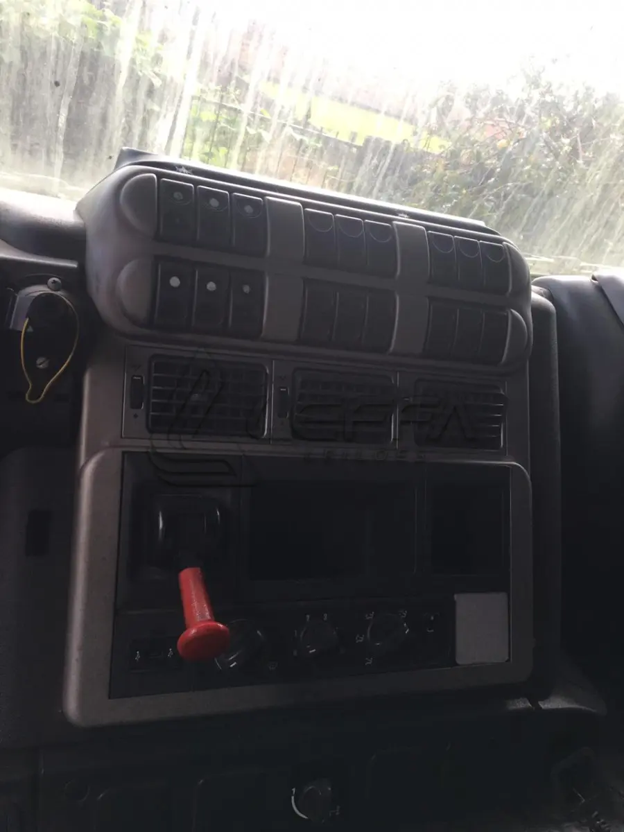 LOTE 002 - UM VEÍCULO IVECO STRALIS, 490538T