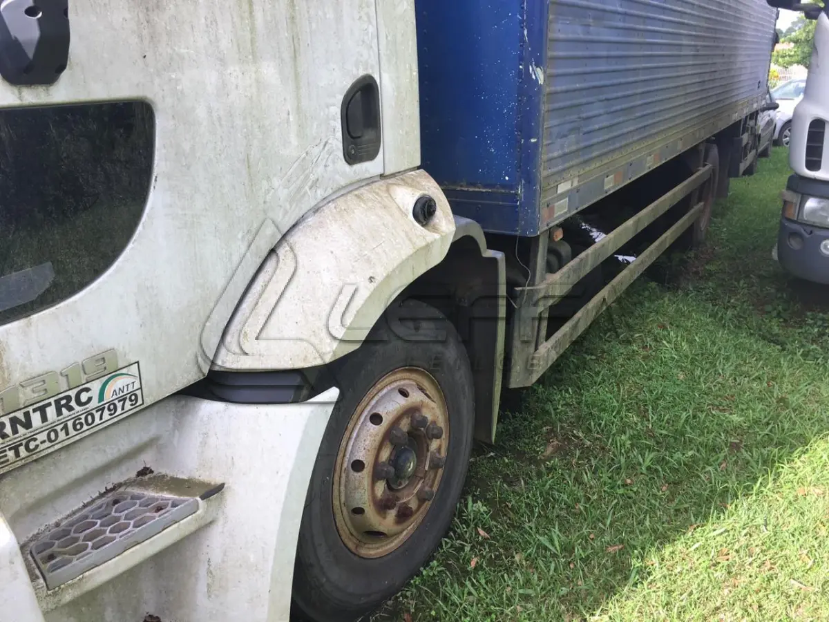 LOTE 008 - CAMINHÃO FORD/CARGO 1319, ANO 2013, PLACAS AYT-5251