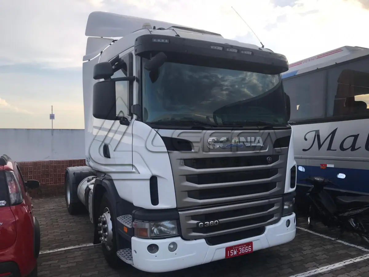 LOTE 002 - Caminhão Scania P360, 4x2, Ano 2012, Placas ISW 3666