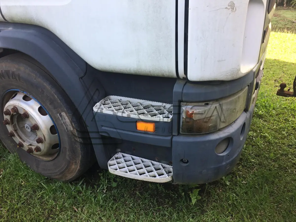 LOTE 007 - CAMINHÃO SCANIA, PLACAS IQW-1879, ANO 2010