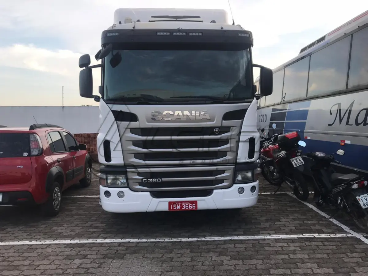 LOTE 002 - Caminhão Scania P360, 4x2, Ano 2012, Placas ISW 3666