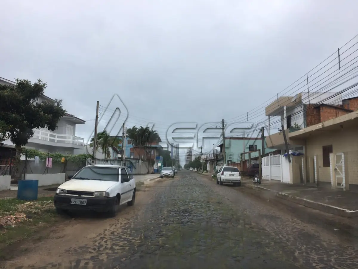 LOTE 001 - Terreno Urbano, com benfeitorias, na Rua Alexandrino de Alencar em Torres/RS