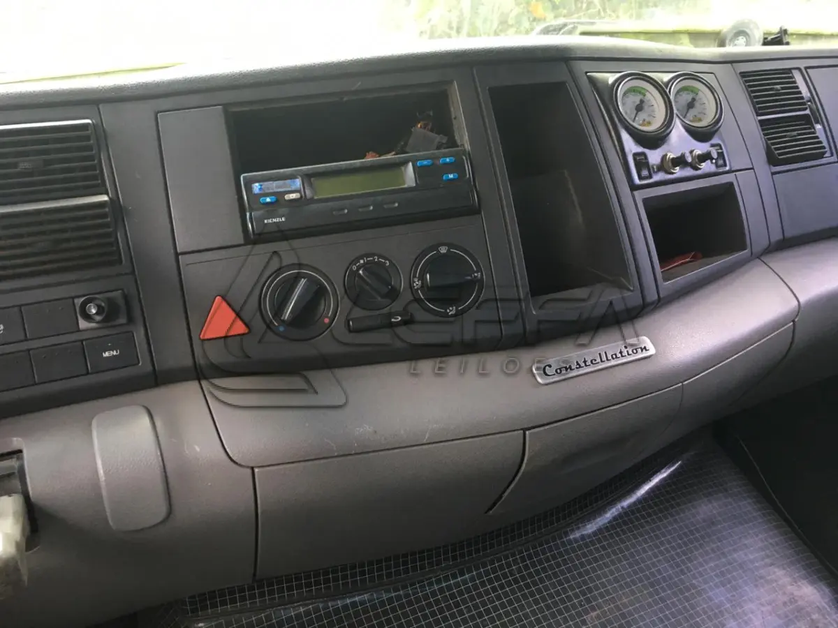 LOTE 001 - UM VEÍCULO VW 13.180, CNM, ANO 2009