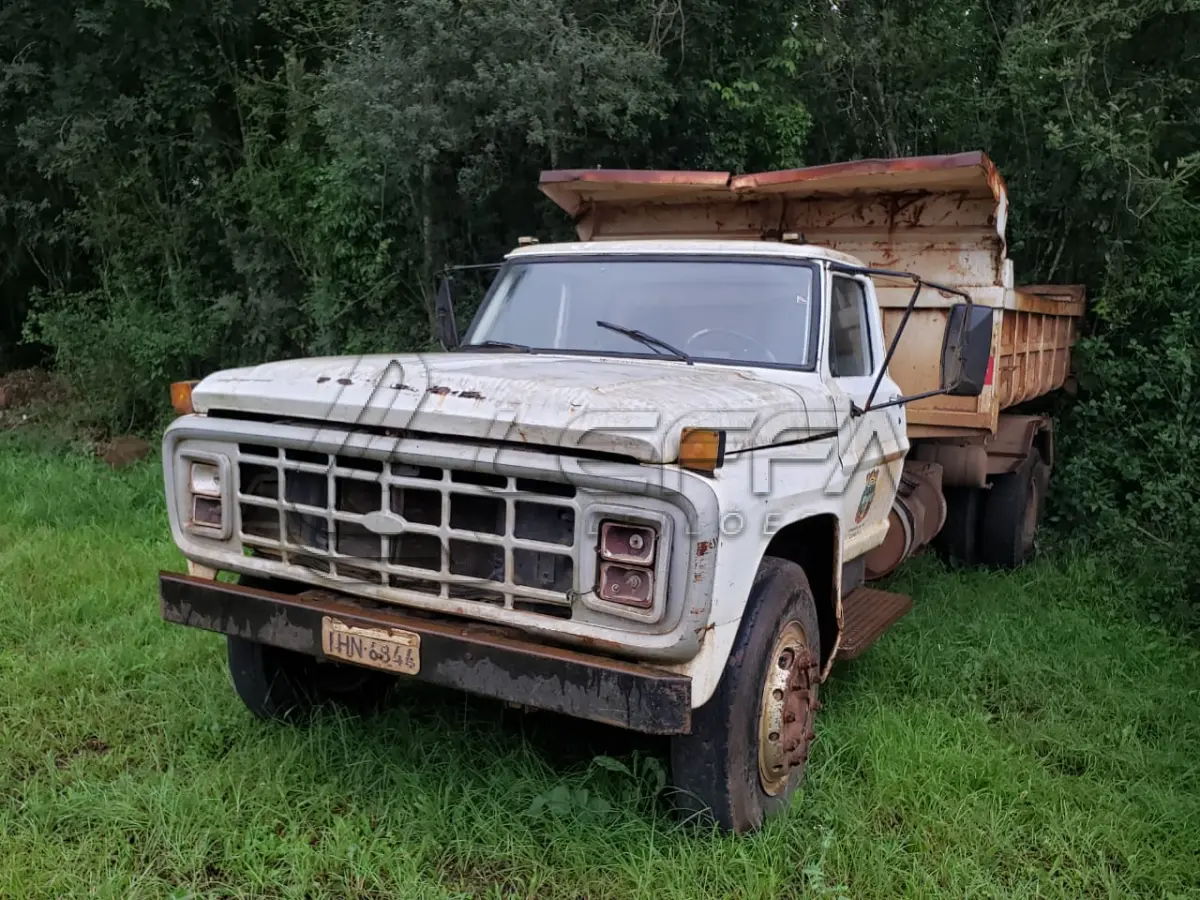 LOTE 002 - CAMINHÃO FORD F14000, placas IHN-6844, diesel, ano e modelo 1990, cor branca