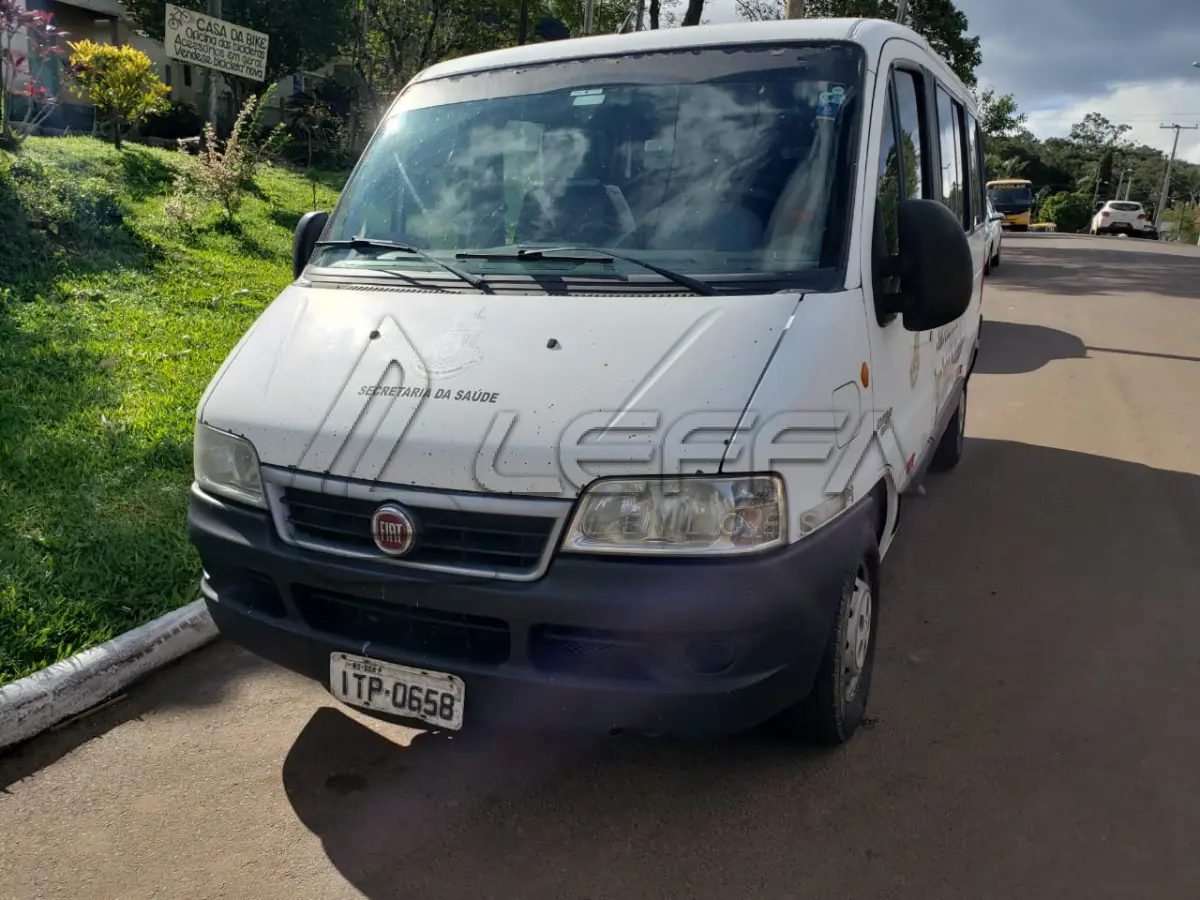 LOTE 003 - VEÍCULO FIAT/DUCATO MINIBUS, ano 2012 e modelo 2013