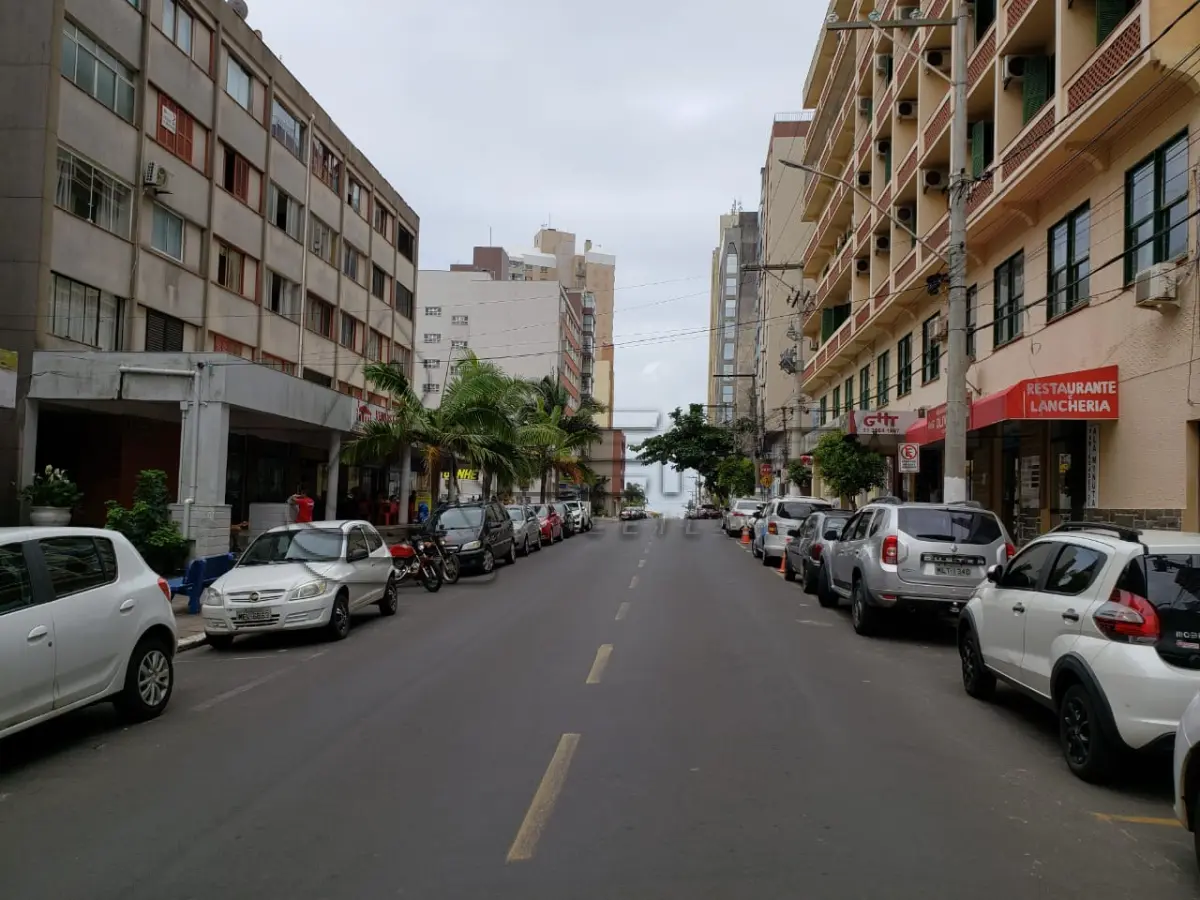 LOTE 001 - Loja Comercial 205 do Edifício Cine Sapt, na Rua Júlio de Castilhos, no Centro em Torres/RS