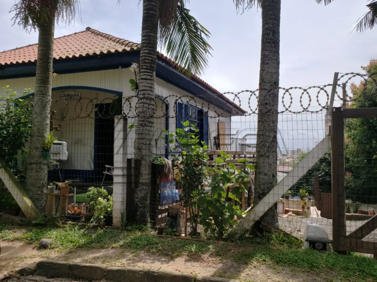 LOTE 001 - Terreno Urbano, na Rua Padre Lamônaco, em frente a Igreja São Domingos, no Centro em Torres/RS