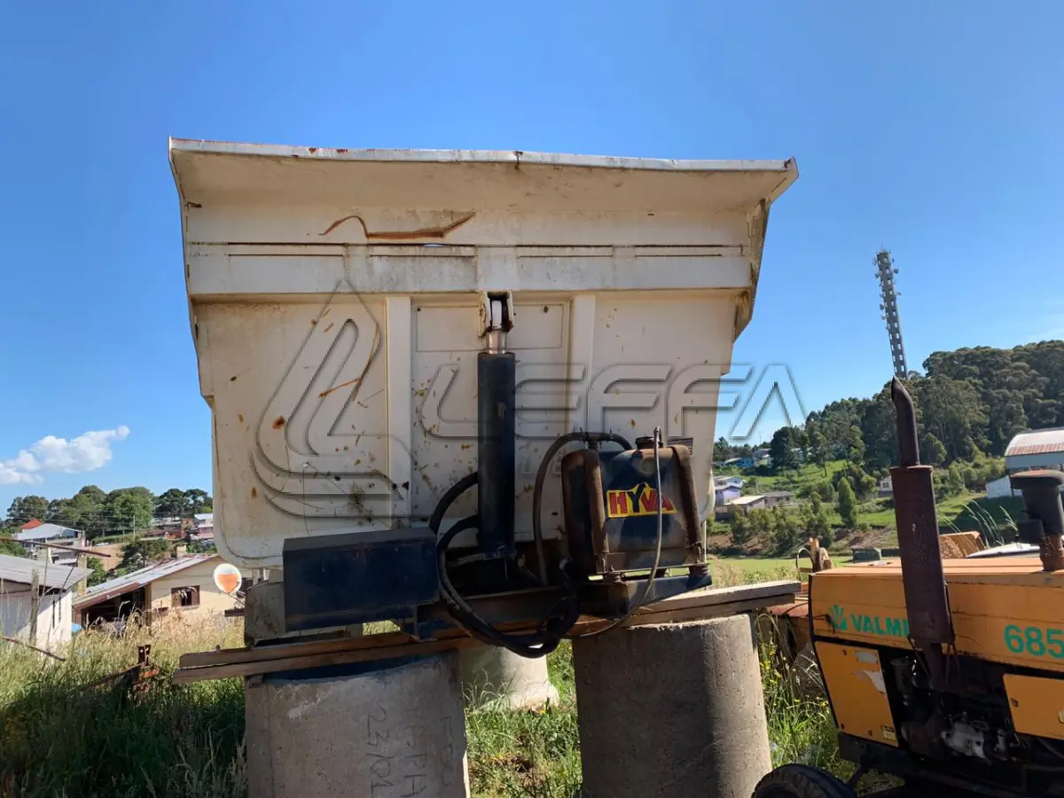LOTE 001 - CAÇAMBA BASCULANTE, AG-CBSF