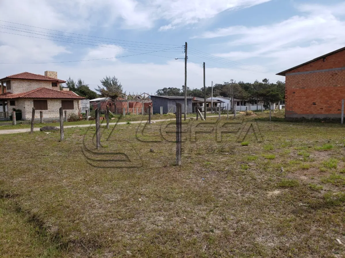 LOTE 001 - Terreno Urbano localizado na Praia Azul, lote 01 da quadra 25, em Arroio do Sal/RS