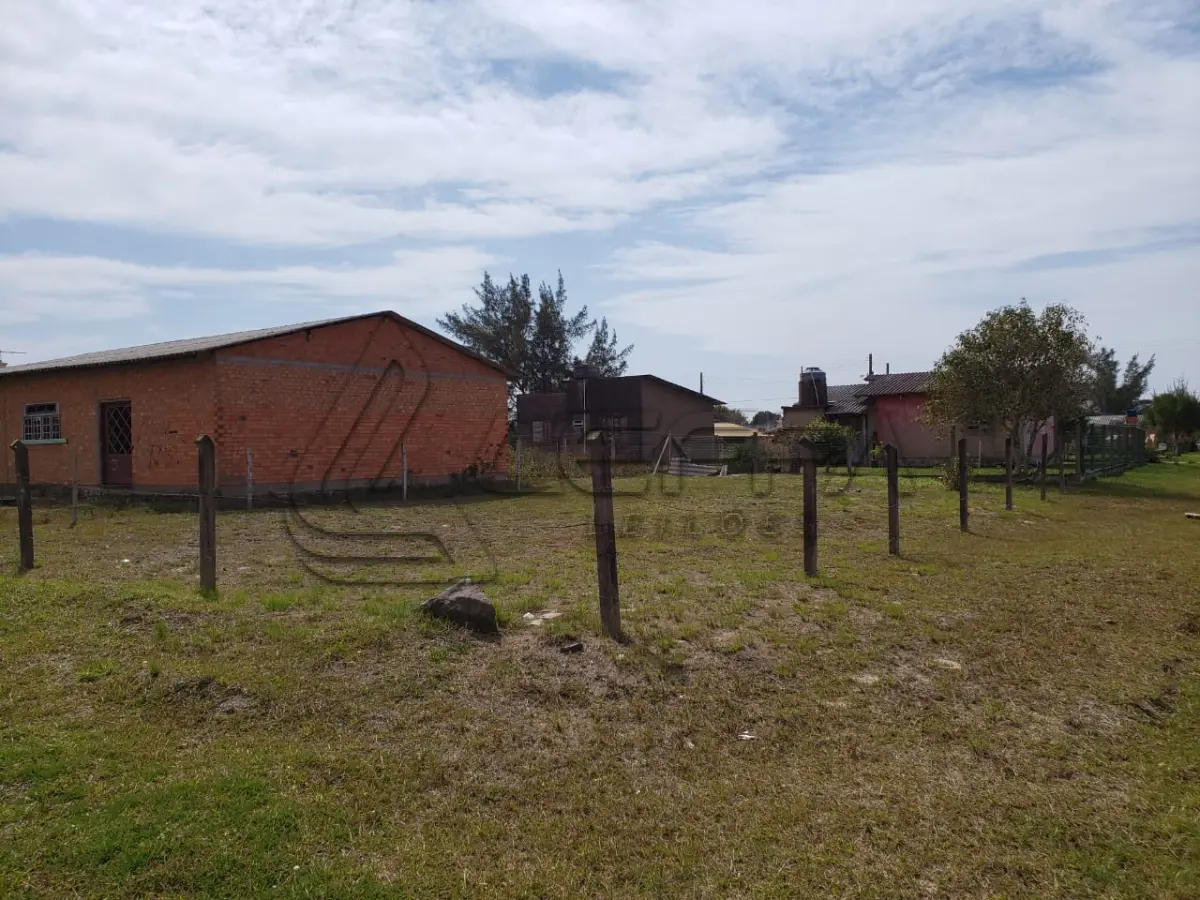 LOTE 001 - Terreno Urbano localizado na Praia Azul, lote 01 da quadra 25, em Arroio do Sal/RS