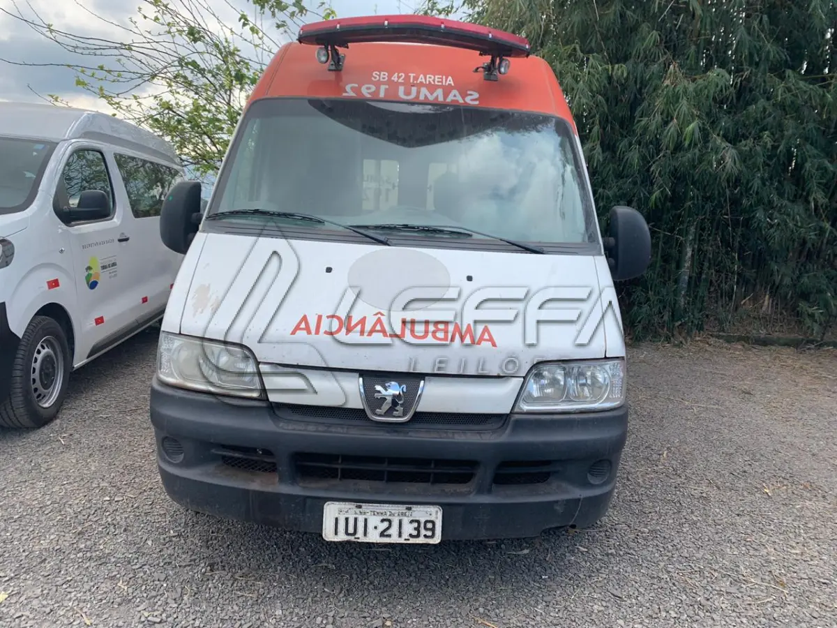 LOTE 001 - CAMINHONETE AMBULÂNCIA PEUGEOT BOXER RONTAN, ano 2012, modelo 2013, cor branca
