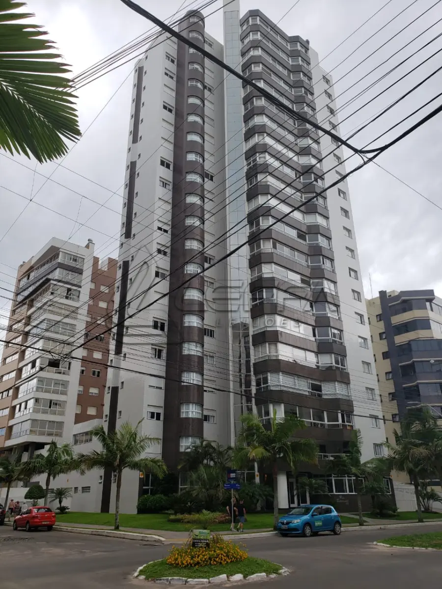 LOTE 001 - Apartamento 1201 e 2 box do edificio Estevanell, na avenida Silva Jardim no Centro em Torres/RS
