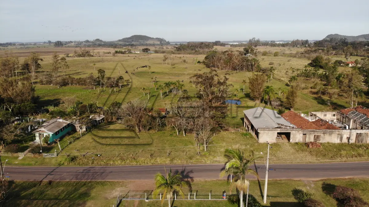 LOTE  - Terreno Rural com área de 27.665,75m2 no Morro do Descanso em Três Cachoeiras/RS