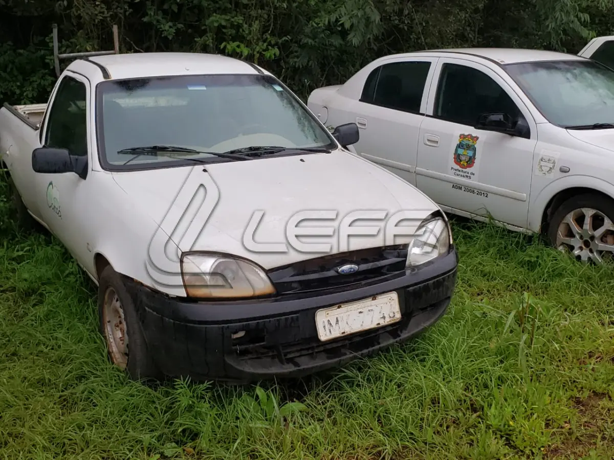 LOTE 007 - FORD/COURIER/Ambulância 1.6 L, placas IMK-7746, gasolina, ano e modelo 2005, cor branca