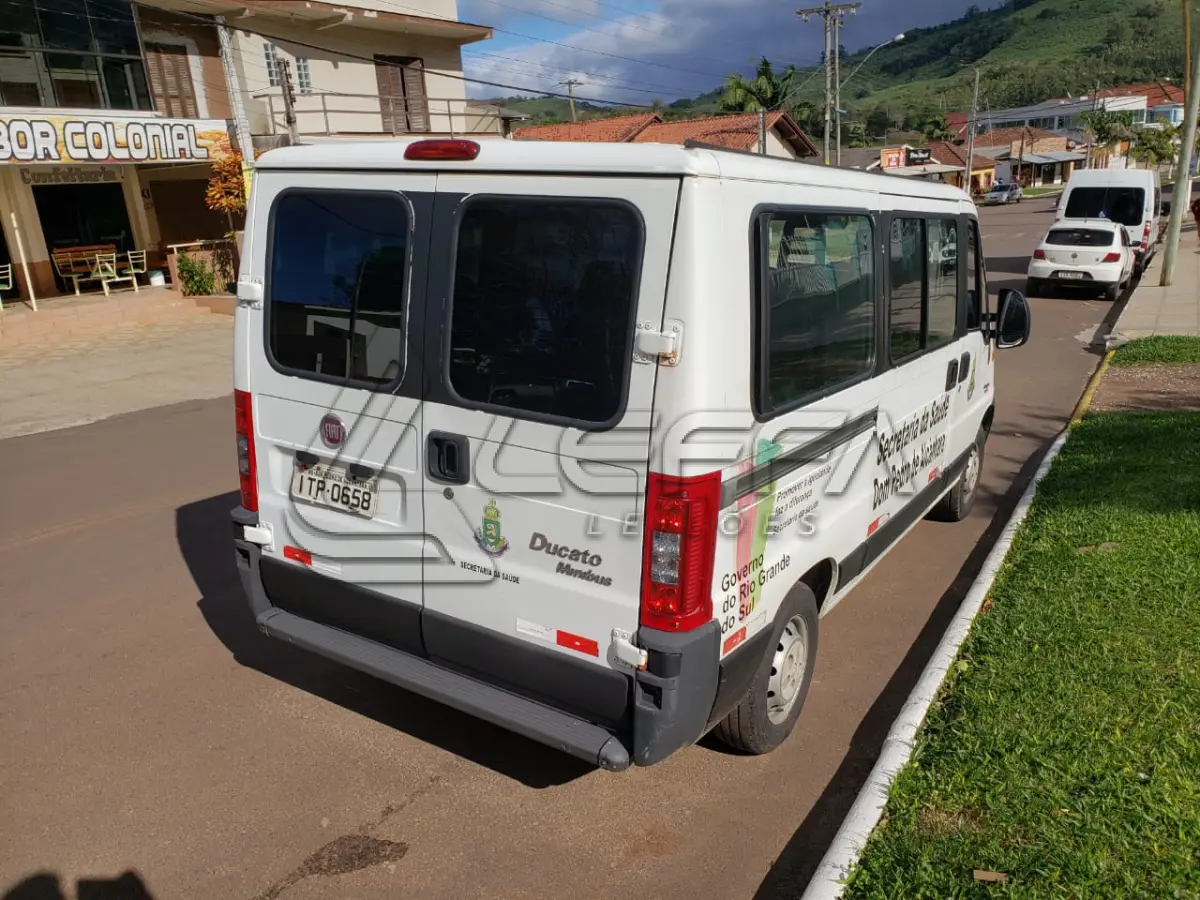 LOTE 003 - VEÍCULO FIAT/DUCATO MINIBUS, ano 2012 e modelo 2013