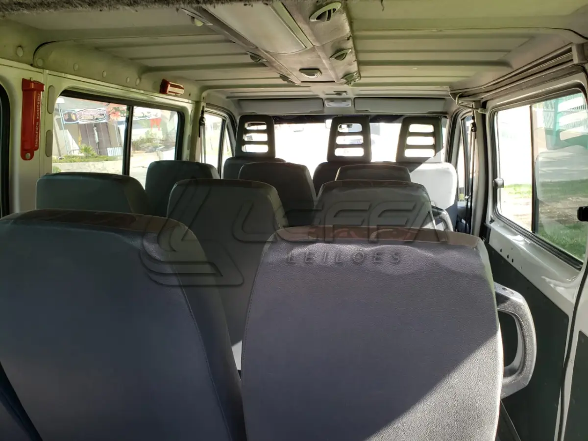 LOTE 003 - VEÍCULO FIAT/DUCATO MINIBUS, ano 2012 e modelo 2013