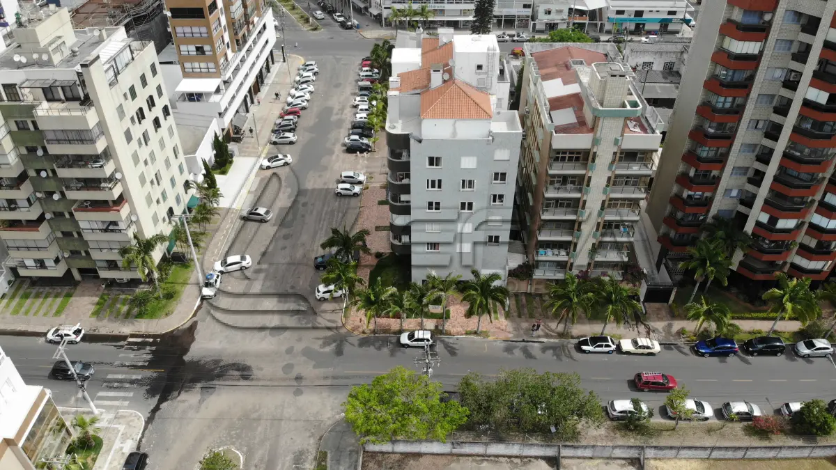 LOTE 001 - Apartamento 703 e Box 06, do Edifício Marichien no Centro de Torres/RS
