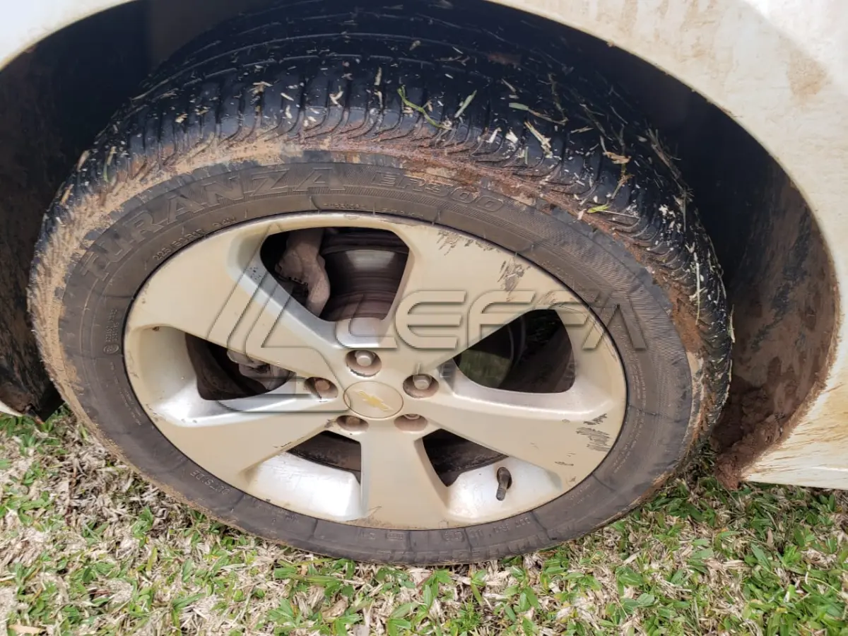 LOTE 001 - UM VEÍCULO GM/CHEVROLET CRUZE 1.8, PLACAS IVU-7610, ANO 2014/2014