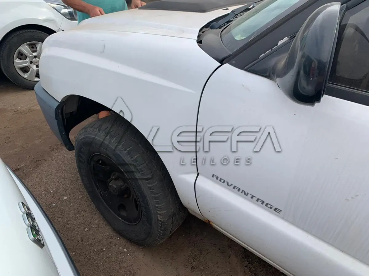 LOTE 015 - VEÍCULO GM/S10 ADVANTAGE S, ano 2010 e modelo 2011