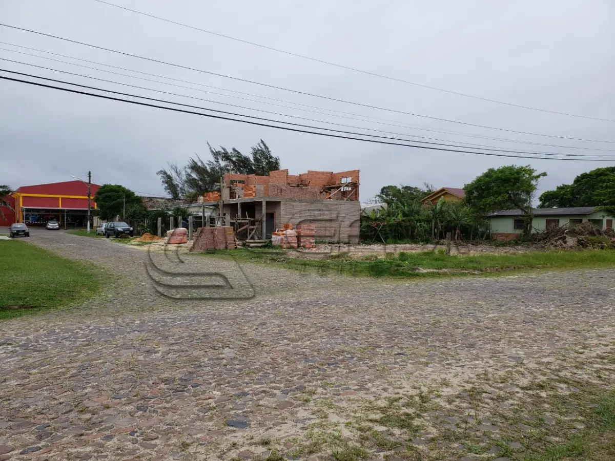 LOTE 001 - Terreno Urbano na Praia Bom Jesus, Lote 04 Quadra 10, em Arroio do Sal/RS