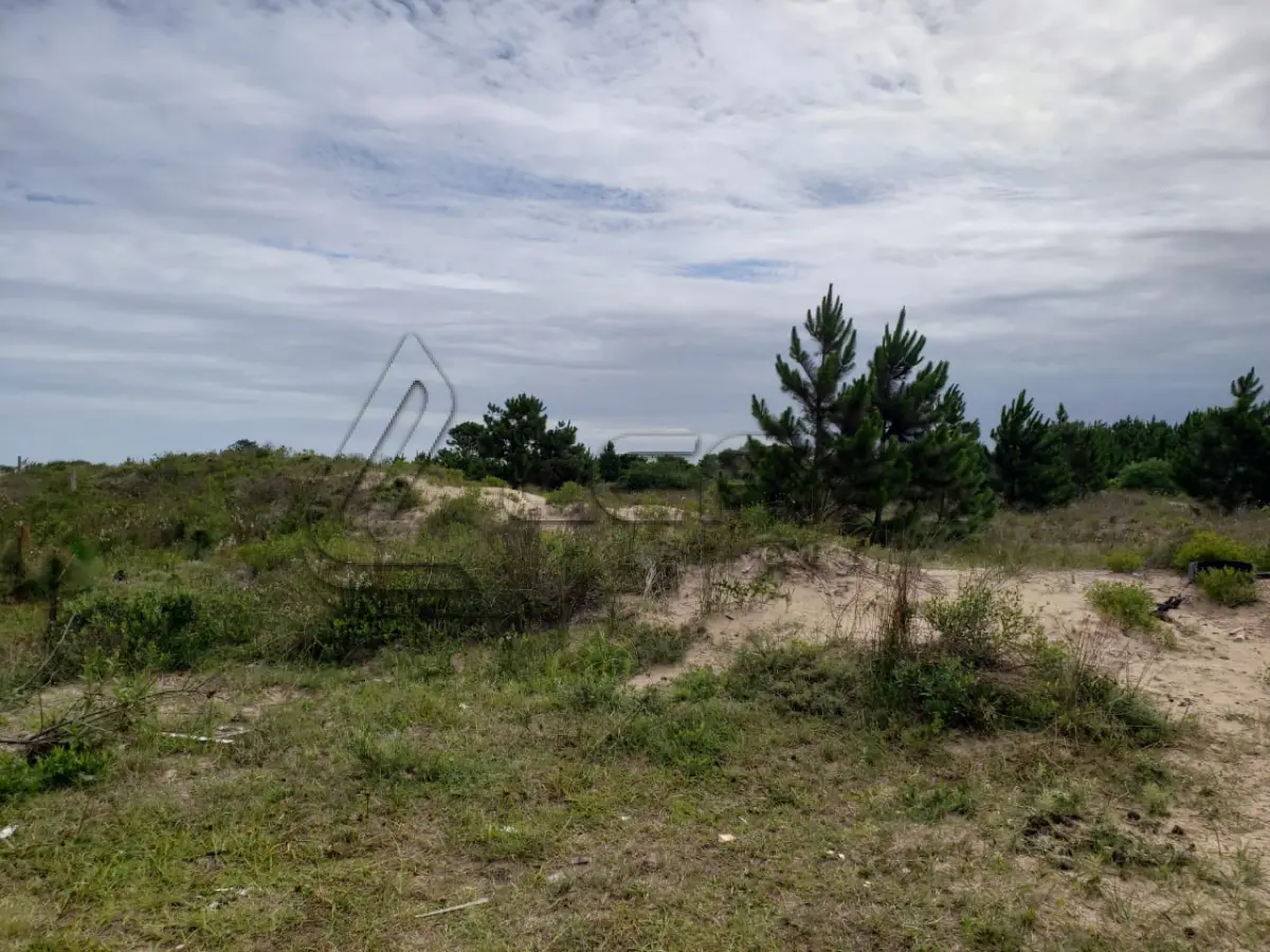LOTE 002 - terreno urbano na Praia Yara, Lote 10 Quadra "E", em Torres/RS