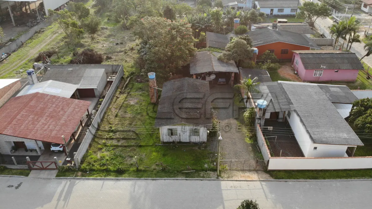 LOTE 001 - Terreno Urbano com Benfeitorias, na Rua Laurinda no Campo Bonito, em Torres/RS