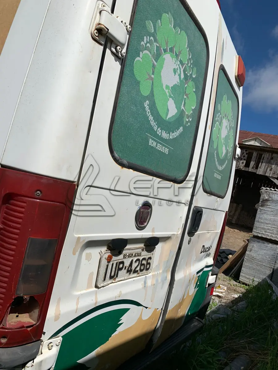 LOTE 005 - MICROONIBUS AMBULÂNCIA FIAT/DUCATO, MC TCA, PLACAS IUP4266, diesel, branca, ano 2013, modelo 2014