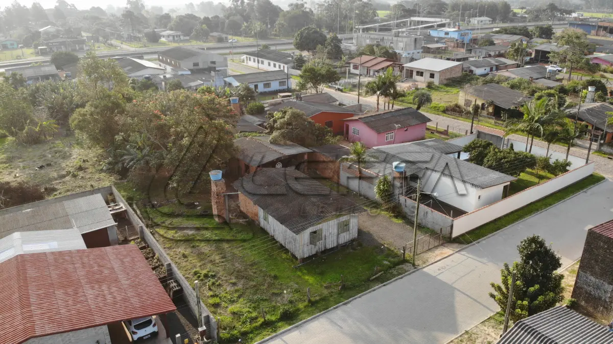 LOTE 001 - Terreno Urbano com Benfeitorias, na Rua Laurinda no Campo Bonito, em Torres/RS