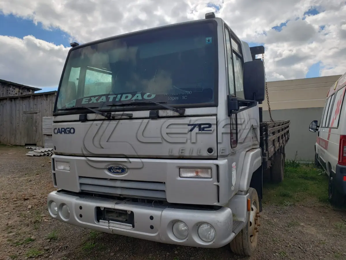 LOTE 001 - CAMINHÃO FORD/CARGO, 712, PLACAS IQG-9667, diesel, prata, ano 2009,  modelo 2010