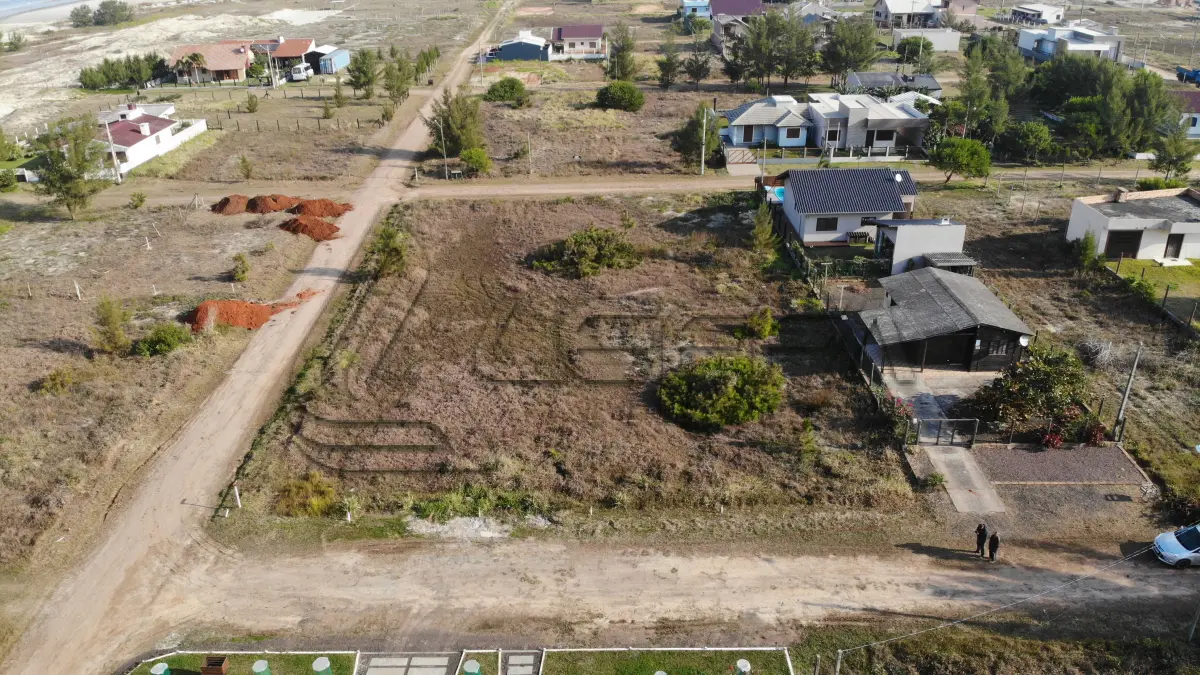 LOTE 001 - Terreno Urbano na Praia Real, constituído pelos lotes 09/10/11/14/15/16 da quadra 33, em Torres/RS