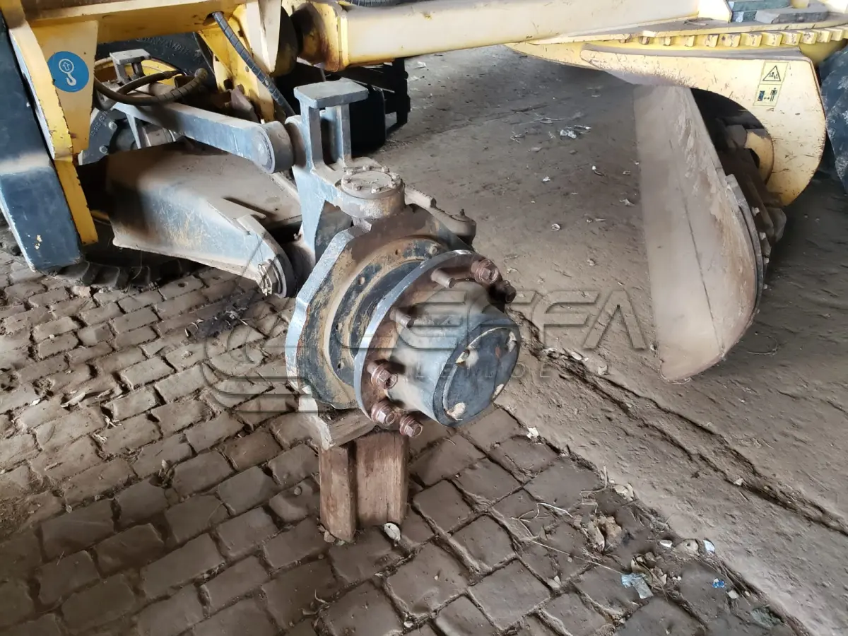 LOTE 008 - MOTONIVELADORA NEW HOLLAND, RG140B, diesel, ano e modelo 2009