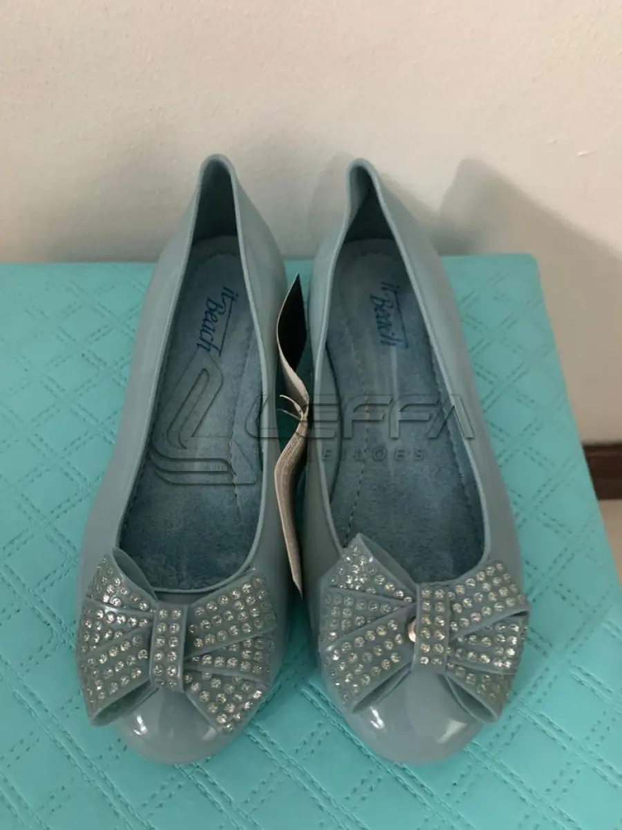 LOTE 001 - 200 PARES DE SAPATILHAS – DIVERSAS CORES, MODELOS E TAMANHOS