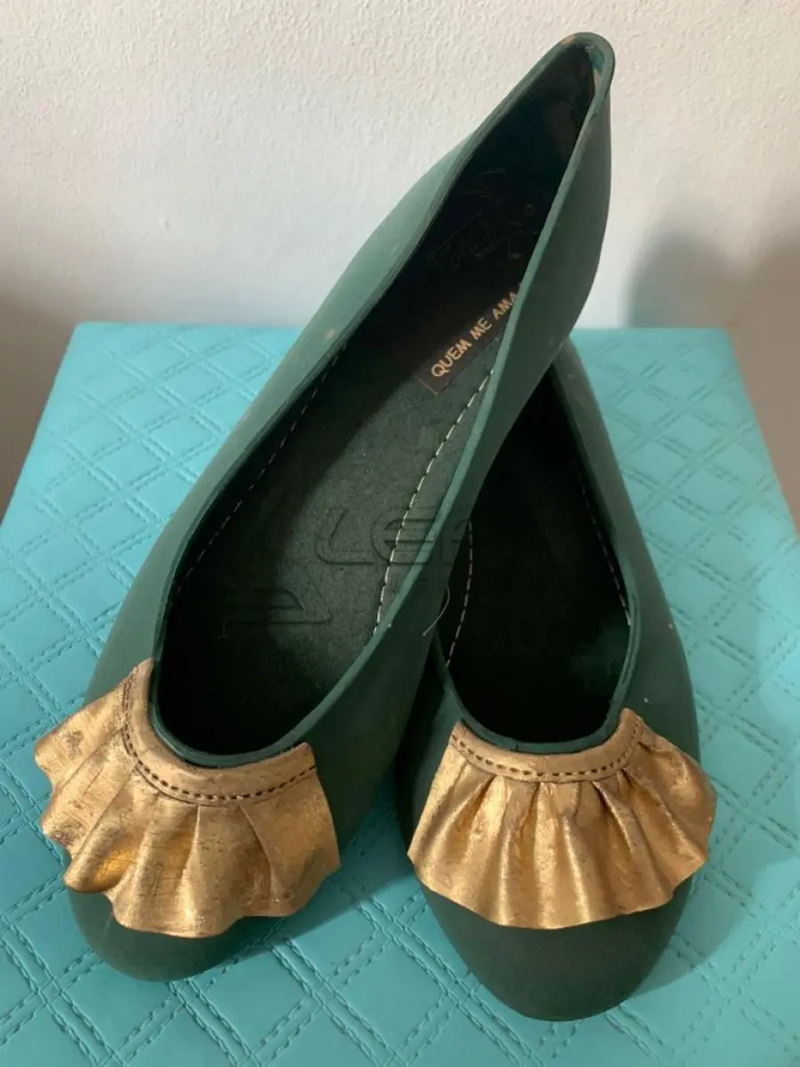 LOTE 001 - 200 PARES DE SAPATILHAS – DIVERSAS CORES, MODELOS E TAMANHOS