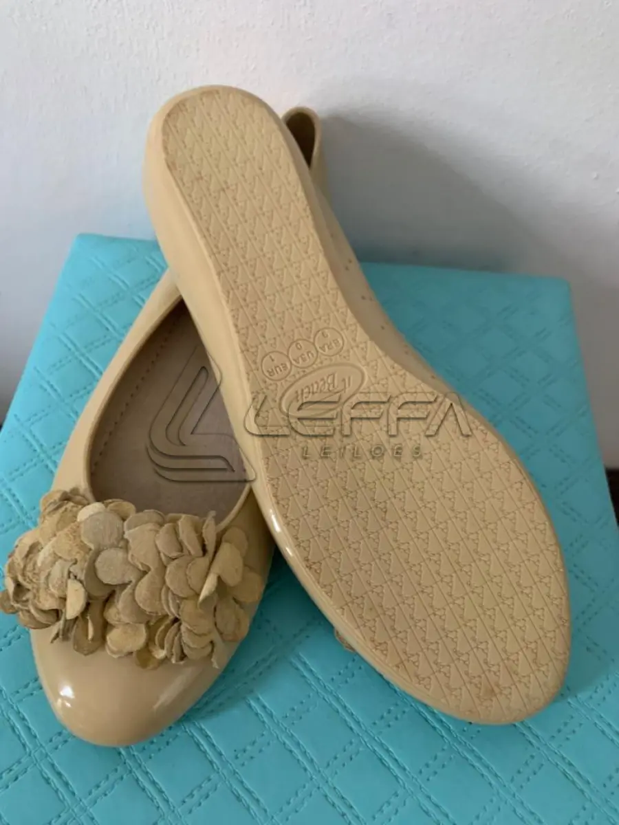 LOTE 001 - 200 PARES DE SAPATILHAS – DIVERSAS CORES, MODELOS E TAMANHOS