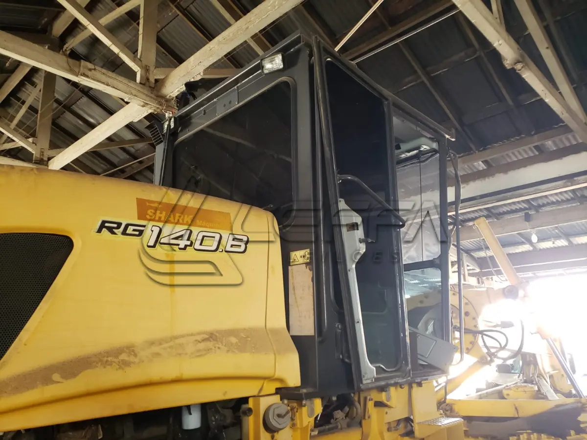 LOTE 008 - MOTONIVELADORA NEW HOLLAND, RG140B, diesel, ano e modelo 2009