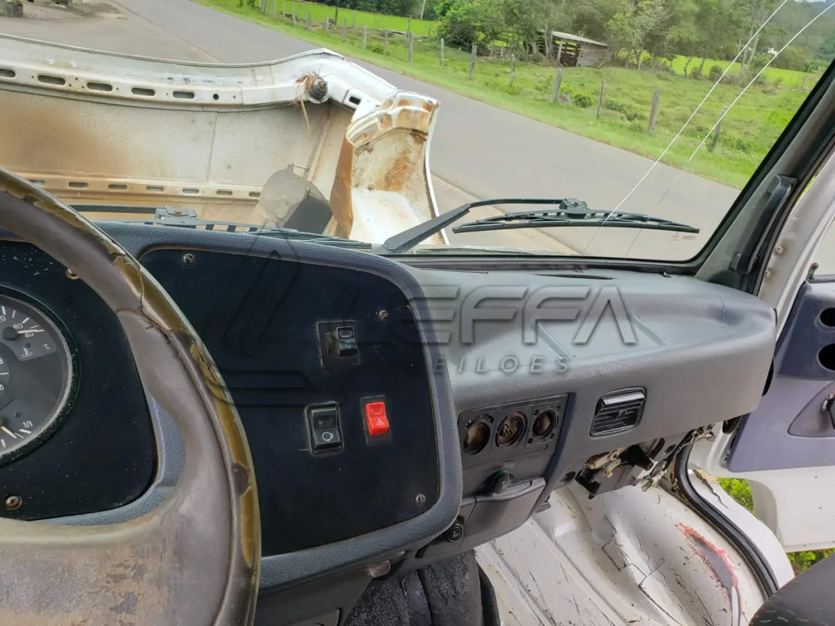 LOTE 003 - CAMINHÃO BASCULANTE M. BENZ/L 1618, ano de fabricação/modelo 1990/1991