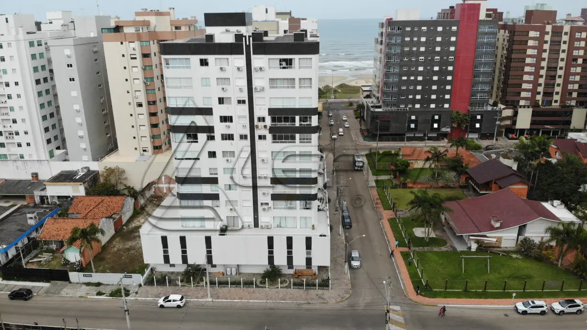 LOTE 001 - Apartamento e dois box de garagem, no Edifício Ilha dos Açores, em Capão da Canoa/RS