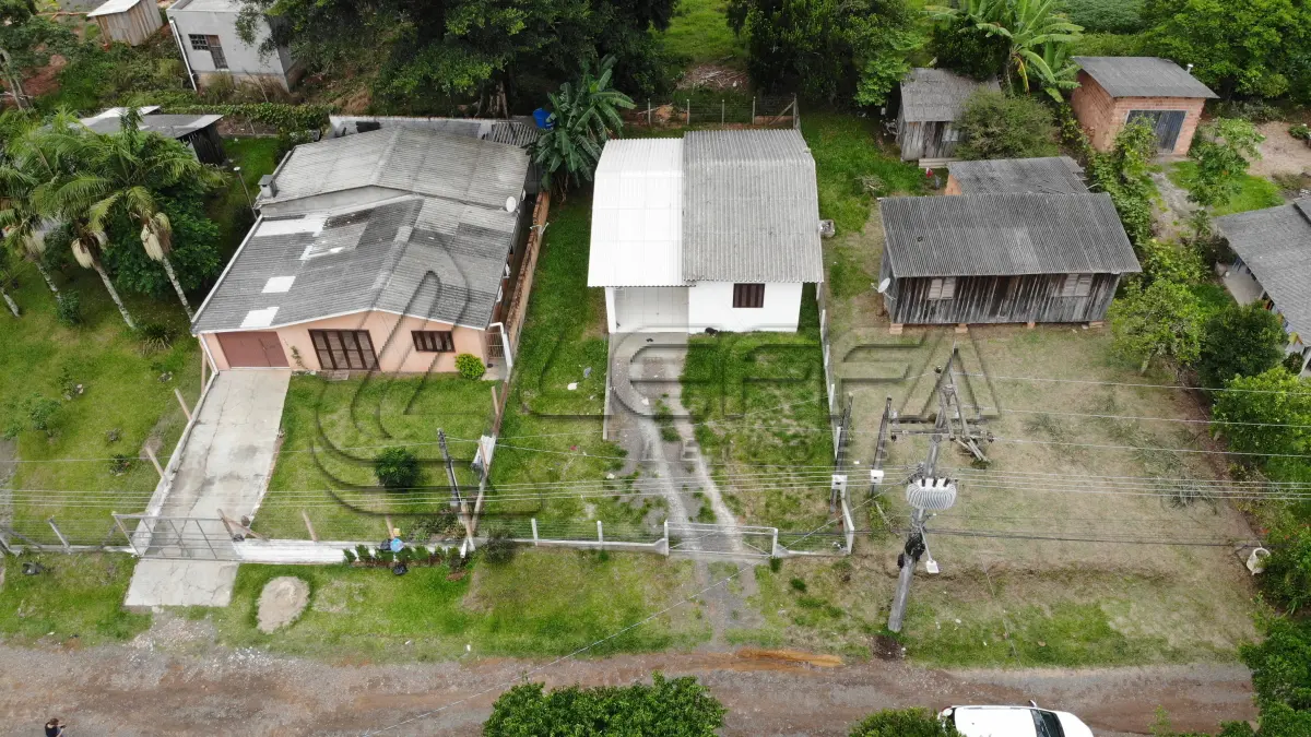 LOTE 001 - Terreno Urbano, com benfeitorias, na Rua Mario Dalpiaz, nº 130, na Vila São João, em Torres/RS