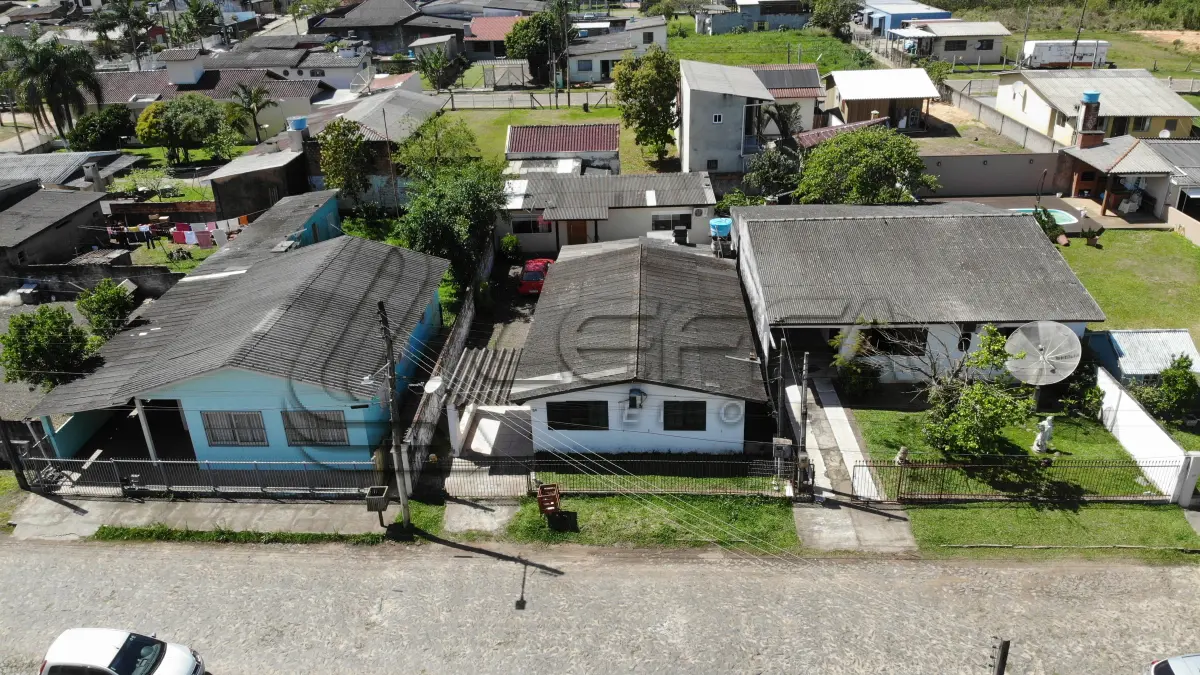 LOTE 001 - Terreno Urbano, com benfeitorias, na rua Santa Rita, 56 na Vila São João, em Torres/RS