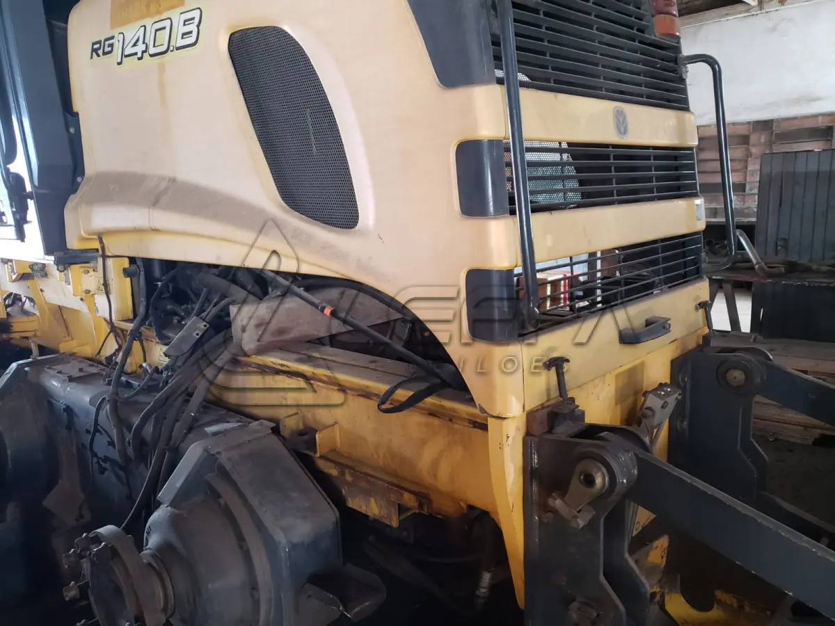 LOTE 008 - MOTONIVELADORA NEW HOLLAND, RG140B, diesel, ano e modelo 2009