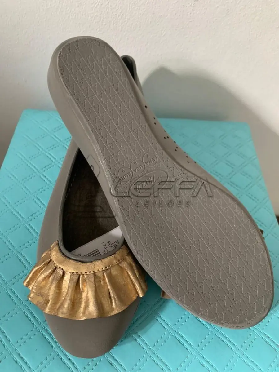 LOTE 001 - 200 PARES DE SAPATILHAS – DIVERSAS CORES, MODELOS E TAMANHOS
