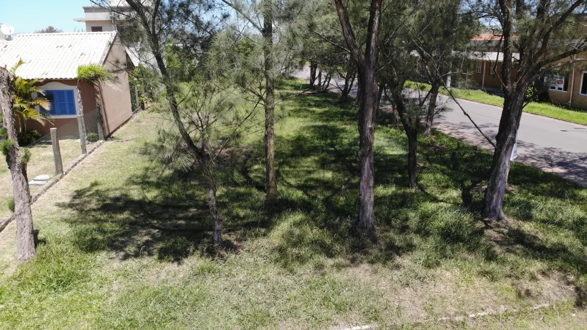 LOTE 001 - Terreno Urbano, Lote 20 quadra 05, na praia Azul, em Arroio do Sal/RS