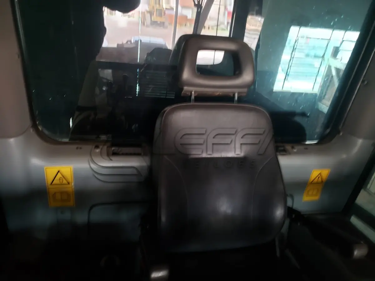LOTE 008 - MOTONIVELADORA NEW HOLLAND, RG140B, diesel, ano e modelo 2009
